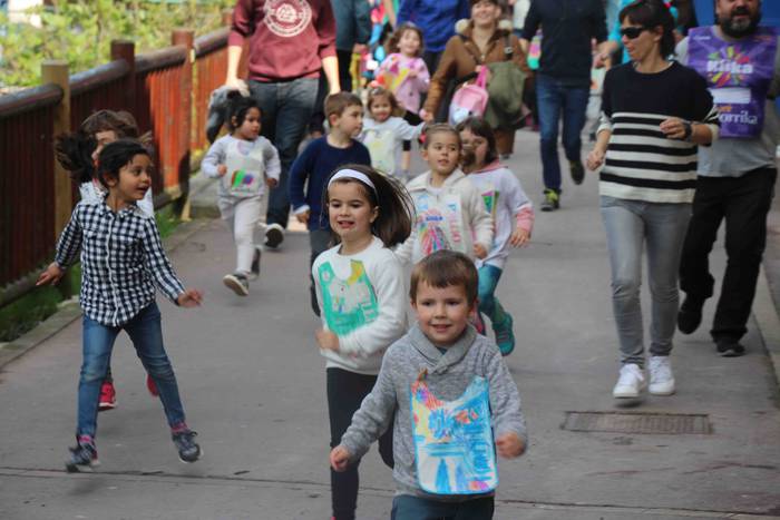 Txikienek eman diote hauspoa 9 1555155522813