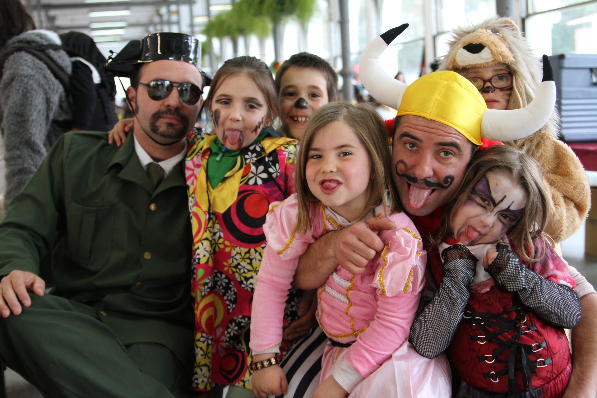 «Inauteriak: festa, parranda eta lana»