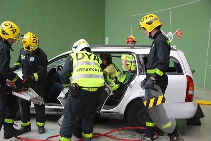 Erreskate lanetan aritu dira 34 1501937672097