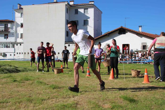 Asteasuko lagunarteko herri  47 1656445490929