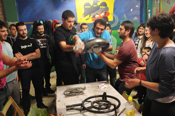 Anoetako Gaztetxea Urtemuga Eguna  10 1462649177835