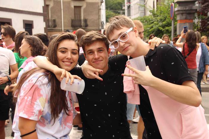 Kalean gora eta behera, kuad 68 1564506830047