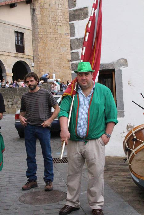 Jaietako egun handia ospatzen ari dira Asteasun 7 1467203310784