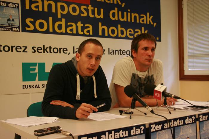 «Borrokara deitzen dugu, langilek urteetan lortutakoa galtzear gaudelako»