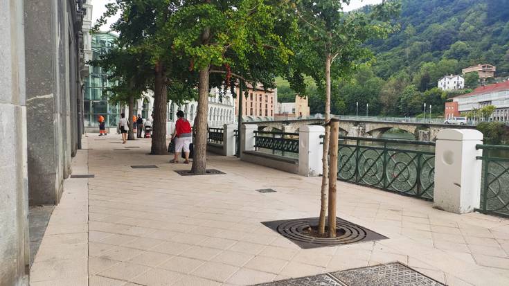 Amaitu dituzte Trianguloa plaza atzealdeko zorua berritzeko lanak