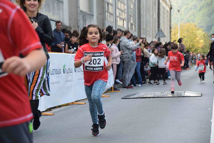 Gozatu egin dute txikienek S 26 1634039488649