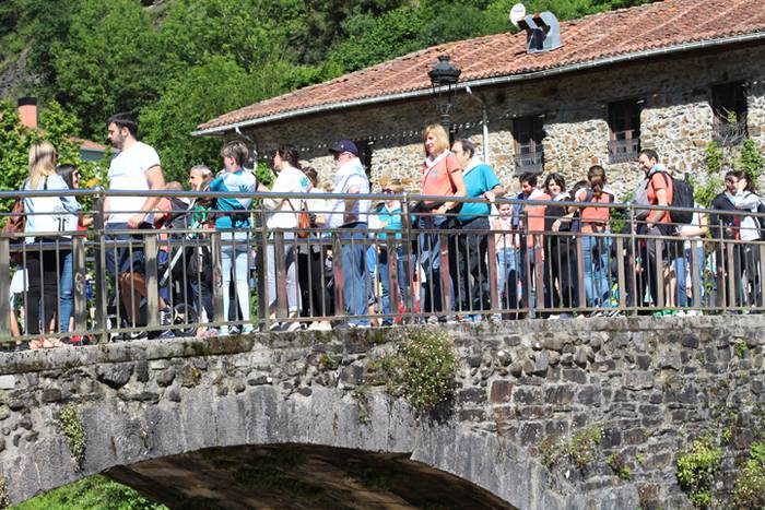 "Gu bezala, beste 100.000 za 30 1528636935809