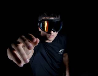 «Saiakera egin behar dugu nahasketetan euskal musika sartzeko»