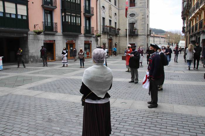 Gutuna eta ikatza Tolosako U 1 1608816468443