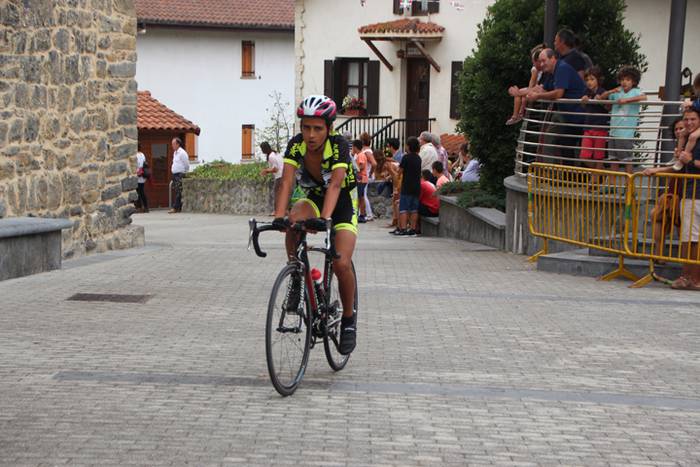 Maldan gora plazara heldu ar 10 1502801284158