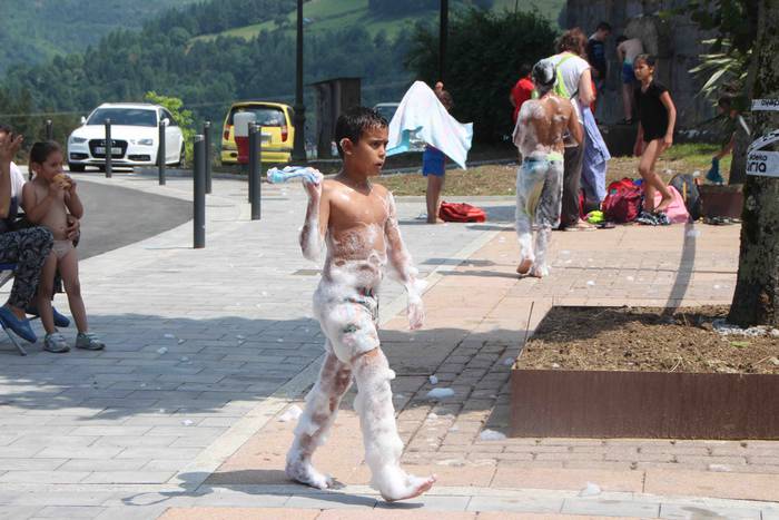 Aparrez busti dira Leaburun 26 1530444667537