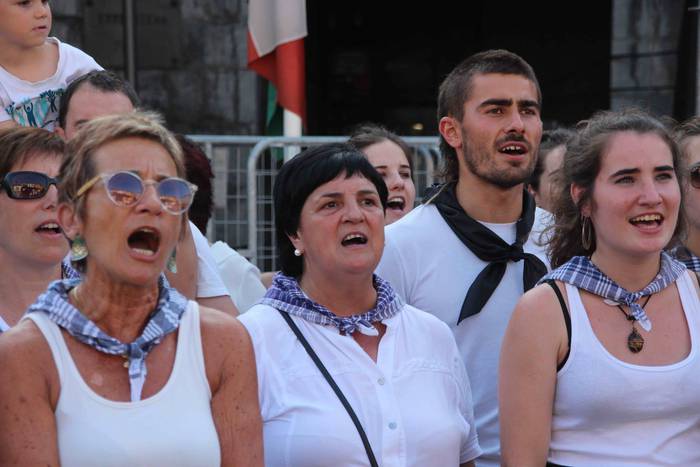 Bero sargoria, sagardoz bust 49 1532982112825