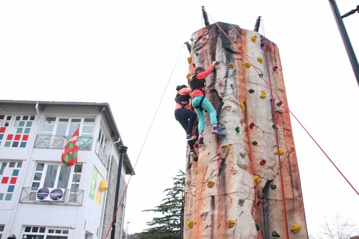 Gau Krosaren aurretik umeak protagonista 42 1544893320524