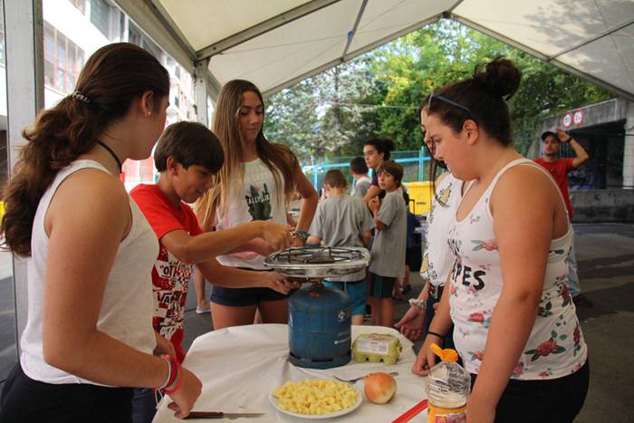 Haurrak beren dohaiak erakusten 6 1469532106648