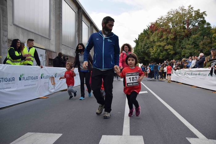 Gozatu egin dute txikienek S 34 1634039491750