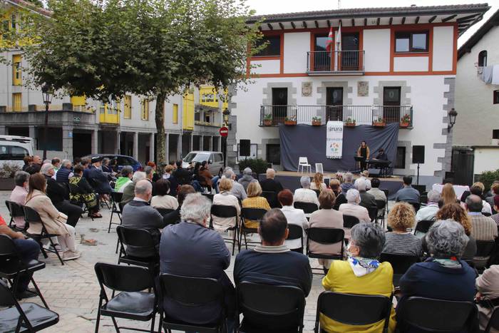 Aulki hutsak ekitaldia Irura 22 1632920814019