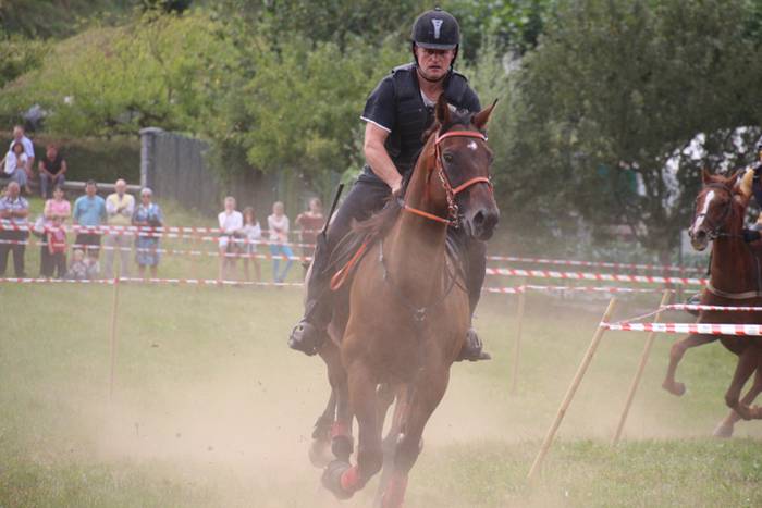 Zaldiak lasterka, gazteak desafioan 77 1472407067787