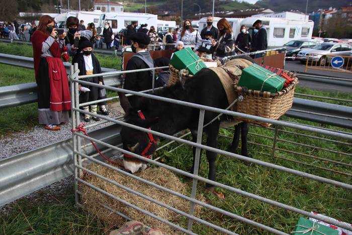 Zirkuan egiten ari dira harr 2 1608821699672