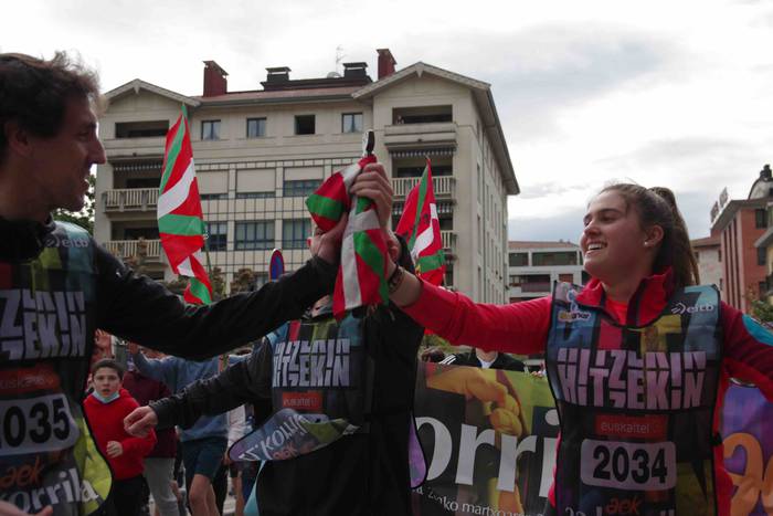 22. Korrika, furgonetatik, T 36 1649420183255