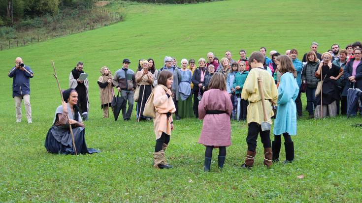 Arrakasta handiz egin dute antzerki ibiltari berria Altzon