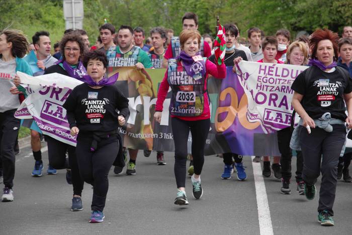 22. Korrika, furgonetatik, T 1 1649420172409