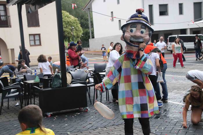 Suziria lehertuta, lau festa 8 1564684249207