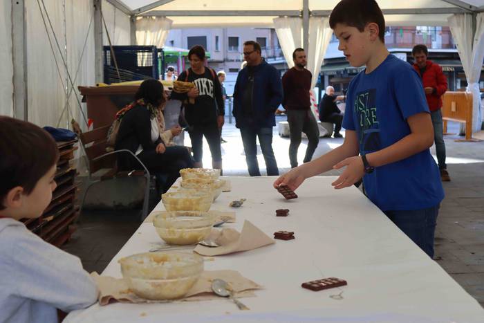 Eskuak zikinduz aritu dira s 12 1665306830357