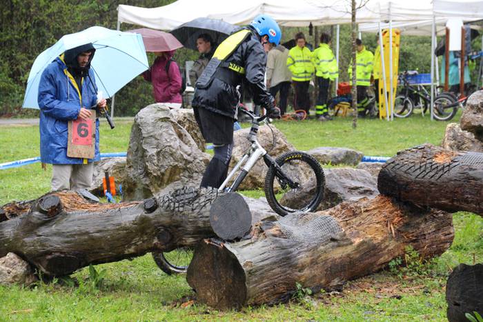 Bi gurpilen gainean  15 1491138466199