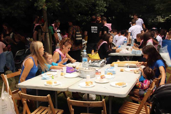 Kuadrillan bazkaltzea bezala 4 1564494453454