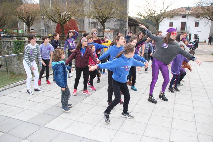 Altzo Martxo Morea flashmoba 8 1520709269799