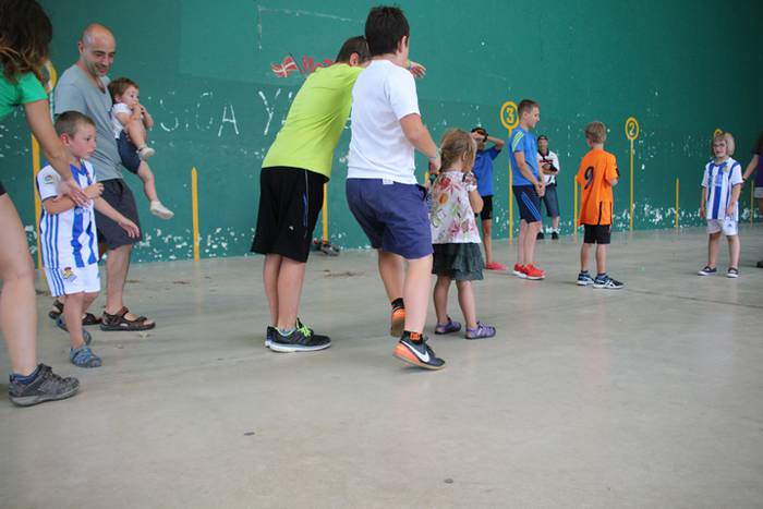 Festak hastearekin batera, j 51 1502727546620