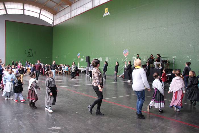 Eguna dantzan 22 1491147684363