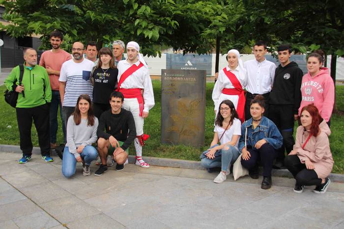 Lizarren basoa eta Bordon da 14 1561104652890