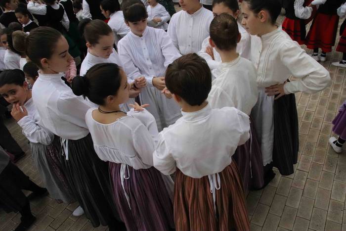 Dantzari Txiki Eguna Zizurki 20 1575117830463