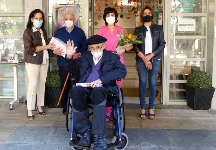 Pertsona Nagusien Nazioarteko egunean adinekoak eta haien zaintzaileak omendu dituzte