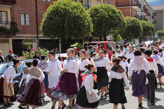 Dantzan ospatu dute Sutarrir 3 1557663321438