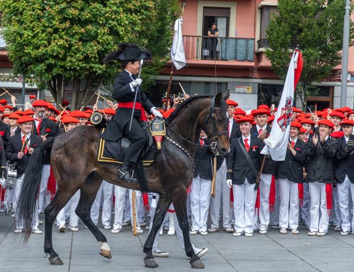 Berriz ere «tradizioa», emakumeak festatik aldentzeko. Ez al dago hau geldituko duenik?