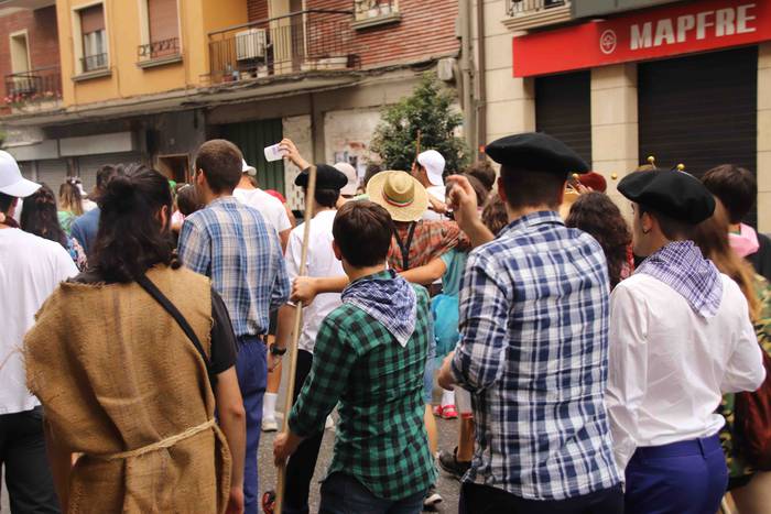 Irudimena airean, gazteen po 50 1564164173865