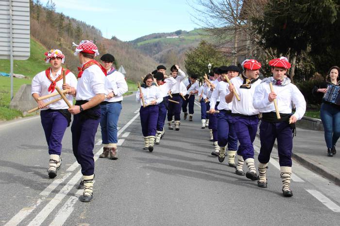 Ajerik gabe, makila eta lau  65 1551618177494