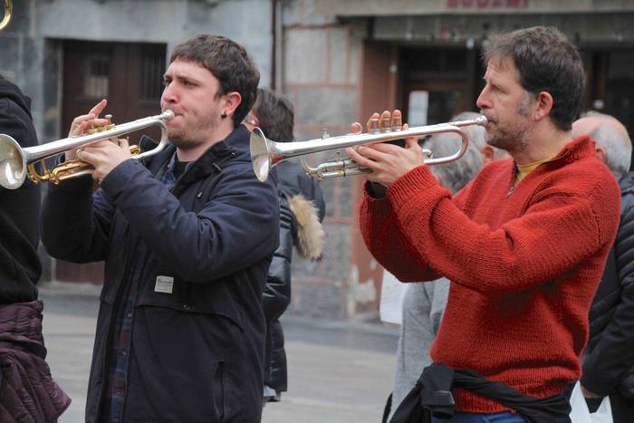 Bonberenea gaztetxearen 21. urteurrenean, txaranga 28 1545485582153