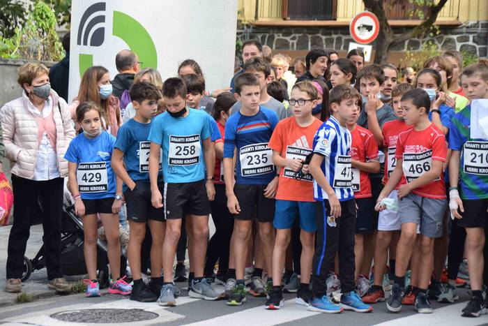 Gozatu egin dute txikienek S 39 1634039493575