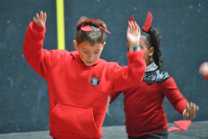 Euskal mitologiaz jantzi da  17 1582282572187