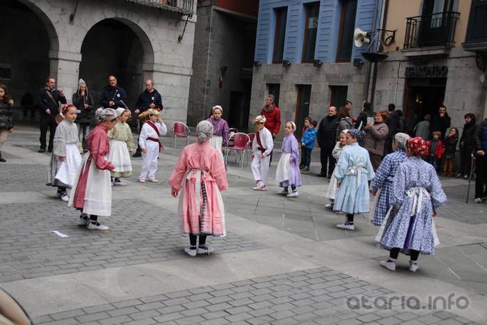 Dantzari Txiki eguna Tolosan 2016 31 1458400068988