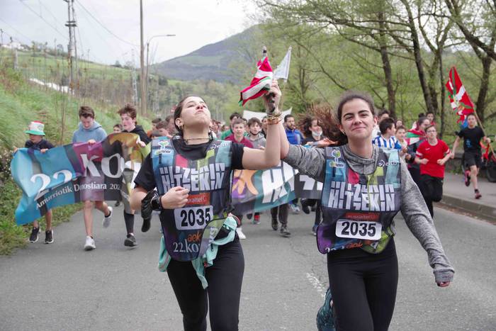 22. Korrika, furgonetatik, T 47 1649420186402