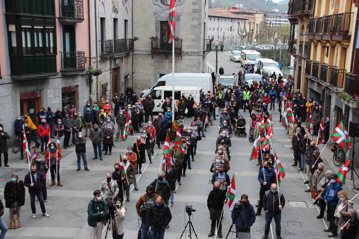 "Bada garaia tortura, gerra  34 1614447060141