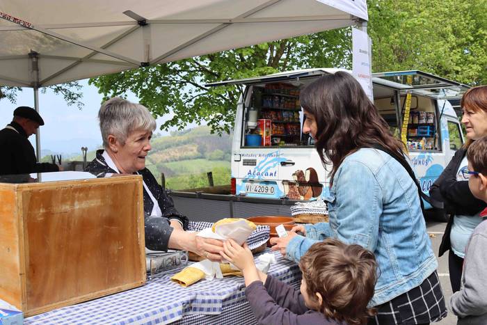 Larre irekierarik ez, baina  12 1651405474144