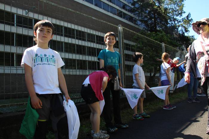 "Gu bezala, beste 100.000 za 62 1528637178791