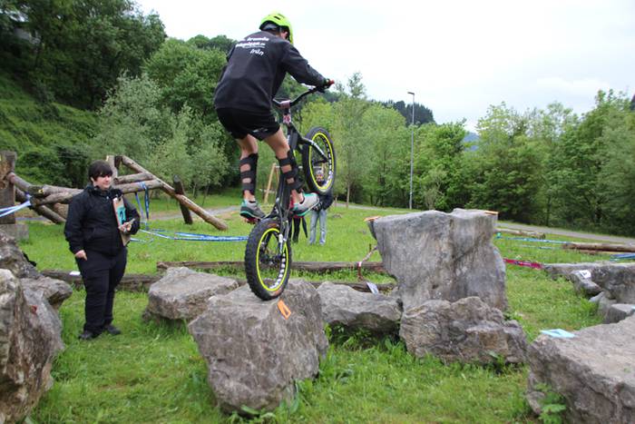 Oreka landuz, bi gurpilen ga 26 1525011746133