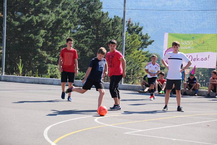 Haurrek hasi dute festa Orendainen 24 1471174739142