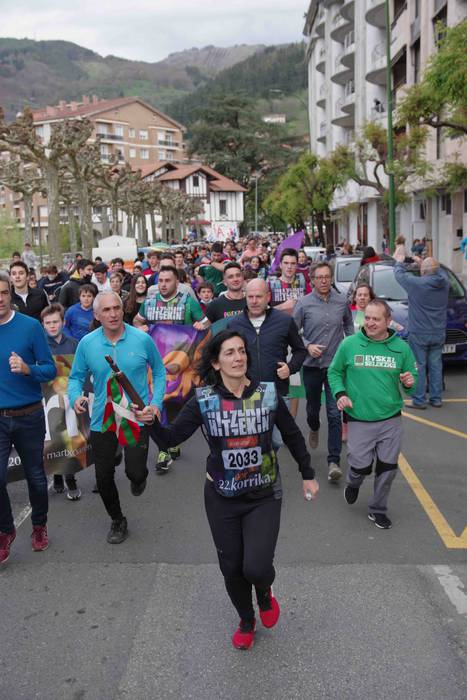 22. Korrika, furgonetatik, T 25 1649420179923